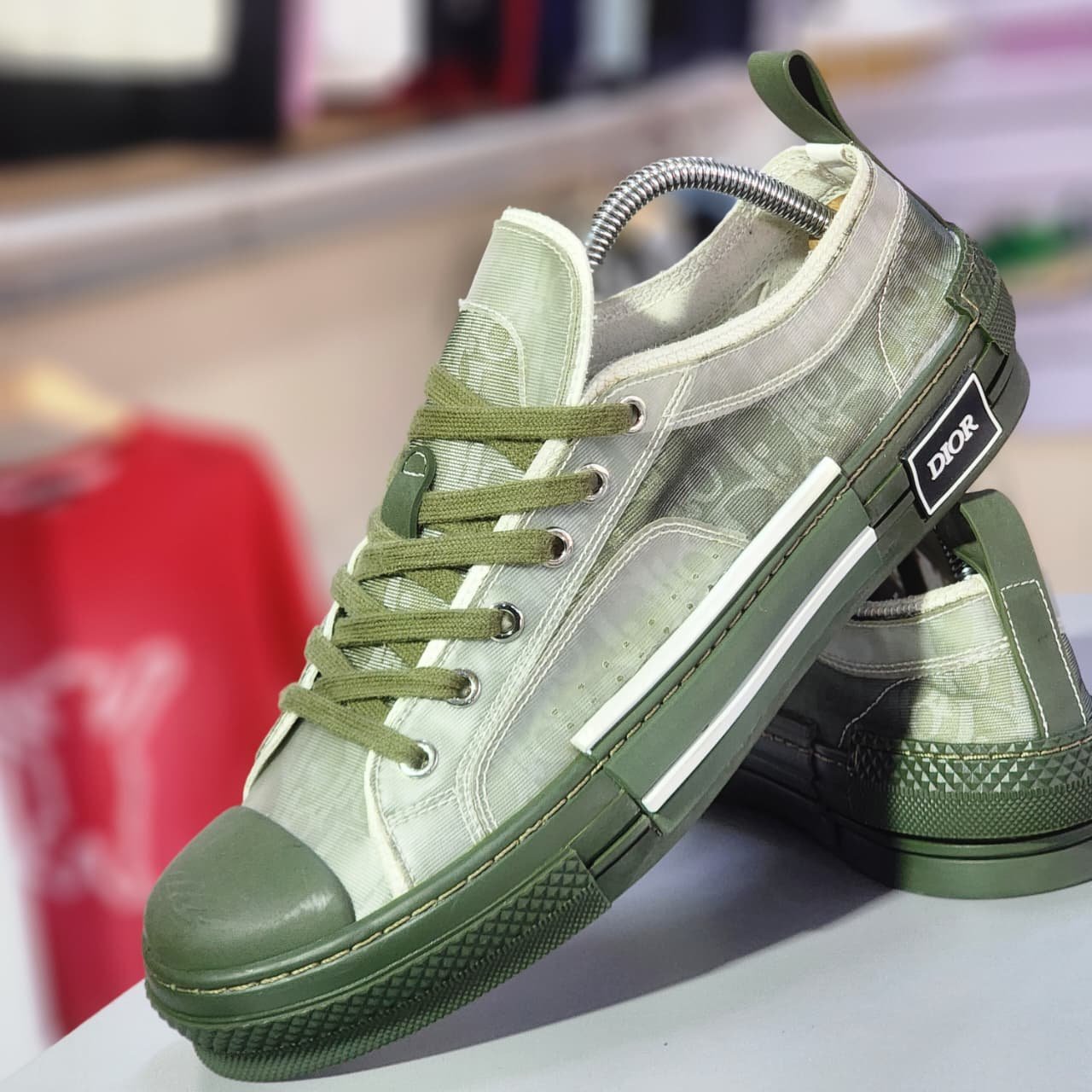 Christian Dior B23