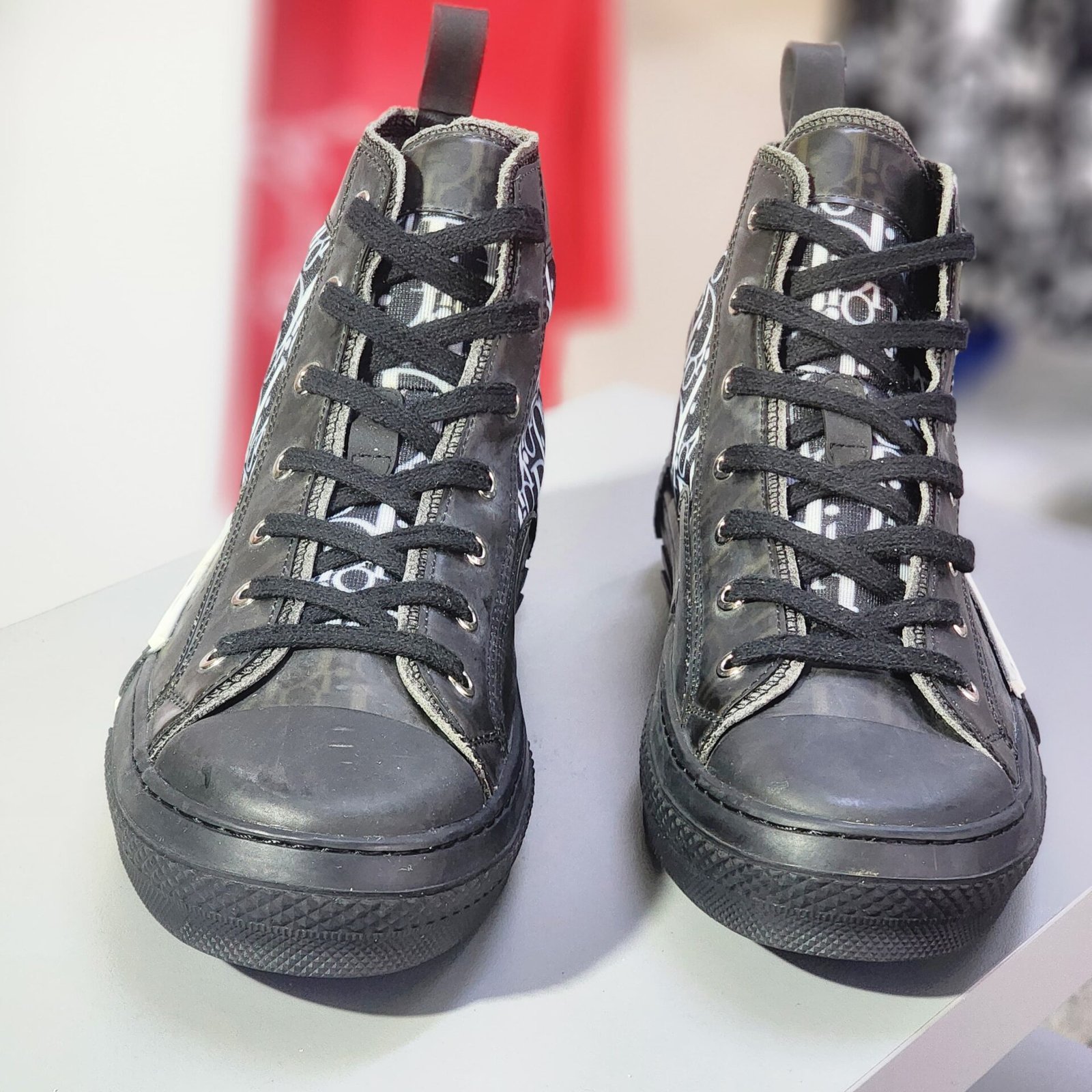 Christian Dior B23
